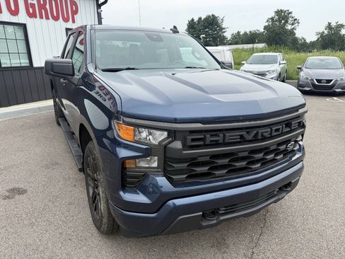 Used 2023 Chevrolet Silverado 1500 Custom w/ LPO, Dark Essentials Package RWD image 5