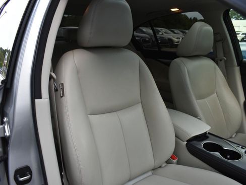 Used 2017 INFINITI Q50 3.0t Premium RWD image 31