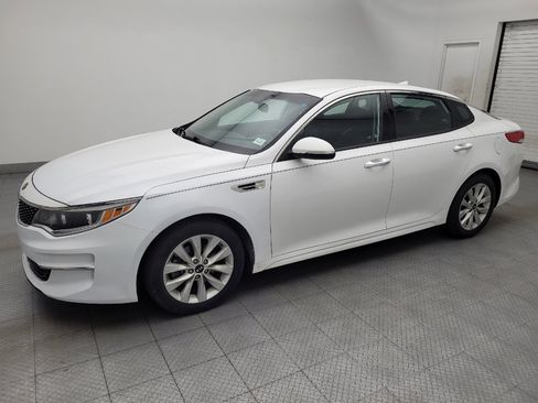 Used 2017 Kia Optima EX FWD image 2