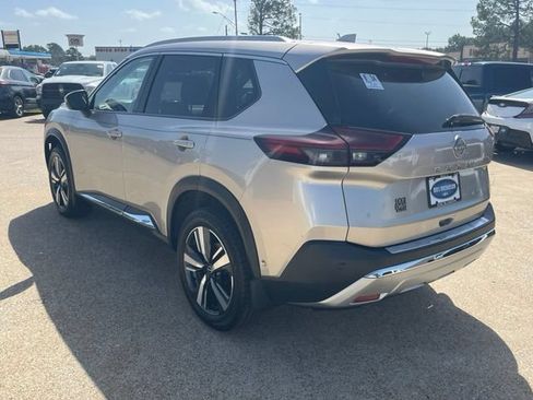 Used 2022 Nissan Rogue Platinum w/ Head-Up Display Package FWD image 3