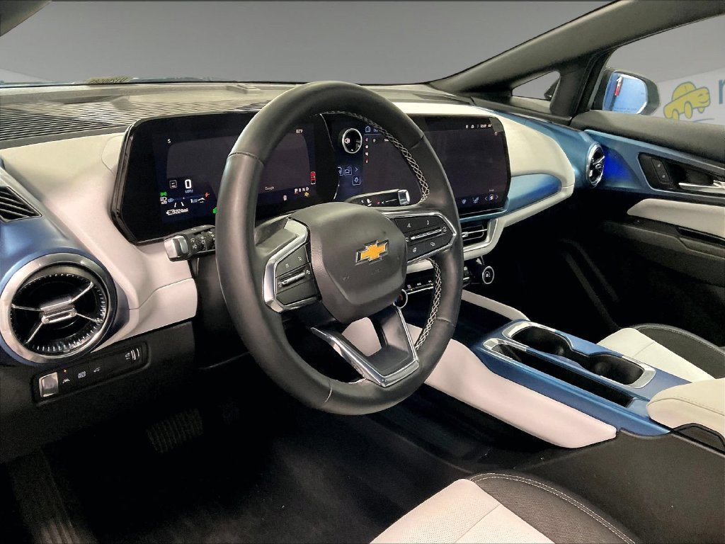 Used 2025 Chevrolet Equinox EV LT w/ Convenience Package AWD/4WD image 8