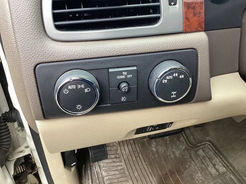Used 2012 Chevrolet Suburban LTZ AWD/4WD image 18