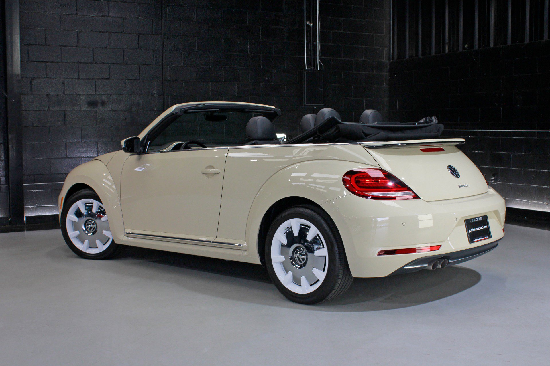 Used 2019 Volkswagen Beetle 2.0T S FWD image 19