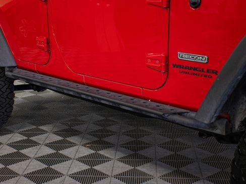 Used 2017 Jeep Wrangler Unlimited Rubicon AWD/4WD image 13