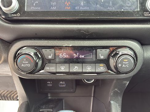 Used 2021 Nissan Kicks SR w/ SR Premium Package FWD image 31