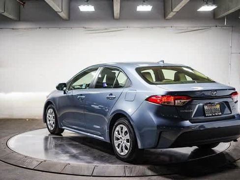 Certified 2025 Toyota Corolla LE image 3