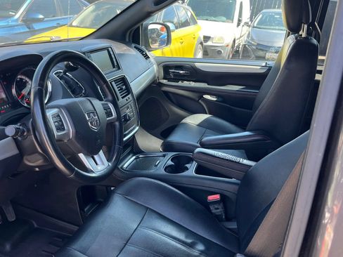 Used 2018 Dodge Grand Caravan GT FWD image 15