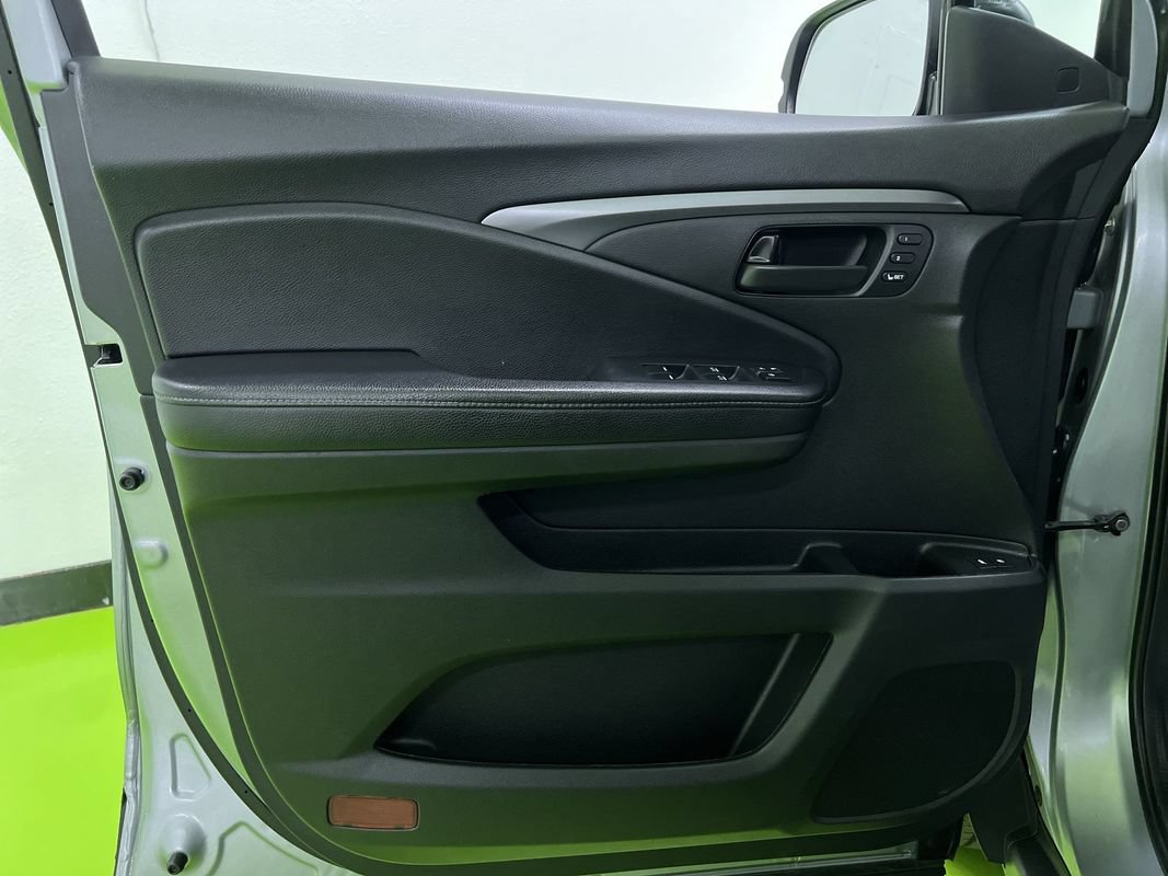 Used 2023 Honda Passport EX-L image 16