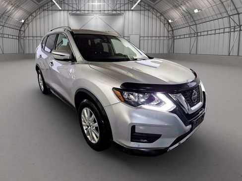 Used 2020 Nissan Rogue SV AWD/4WD image 2