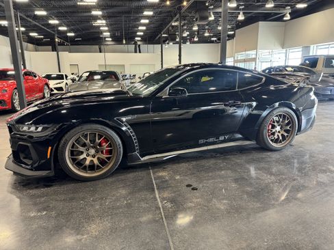 Used 2024 Ford Mustang GT Premium w/ GT Performance Package image 7