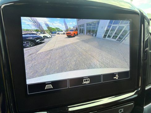Used 2023 Chevrolet Traverse LT AWD/4WD image 15