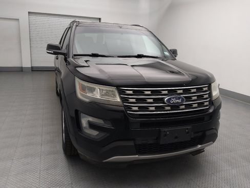 Used 2016 Ford Explorer XLT w/ Equipment Group 202A AWD/4WD image 14