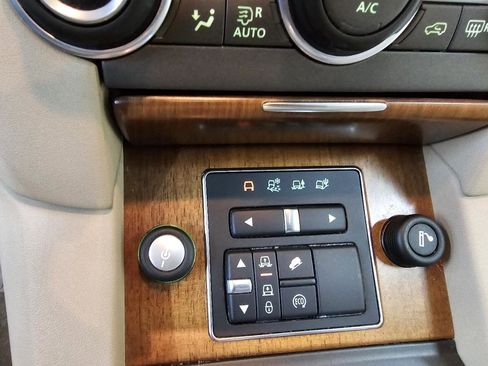 Used 2016 Land Rover LR4 HSE image 38