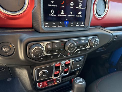 Used 2022 Jeep Wrangler Unlimited Rubicon w/ LED Lighting Group image 31