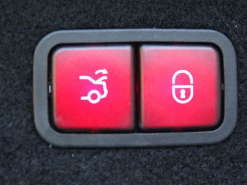 Used 2015 Mercedes-Benz S 550 4MATIC Sedan image 22