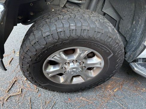 Used 2024 RAM 2500 Big Horn AWD/4WD image 9