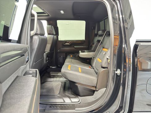 Used 2024 GMC Sierra 2500 AT4 w/ AT4 Premium Plus Package AWD/4WD image 13