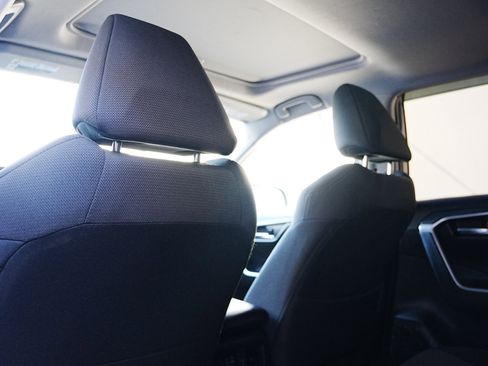 Used 2021 Toyota RAV4 XLE image 12