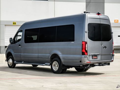 Used 2023 Mercedes-Benz Sprinter 3500 image 10
