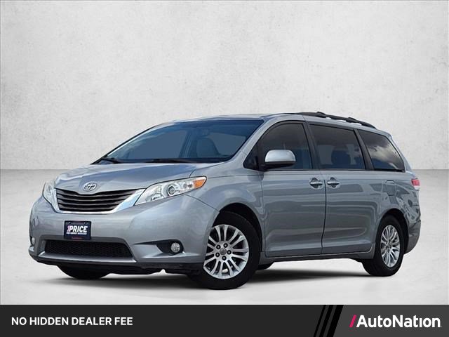 Used 2014 Toyota Sienna XLE FWD image 1