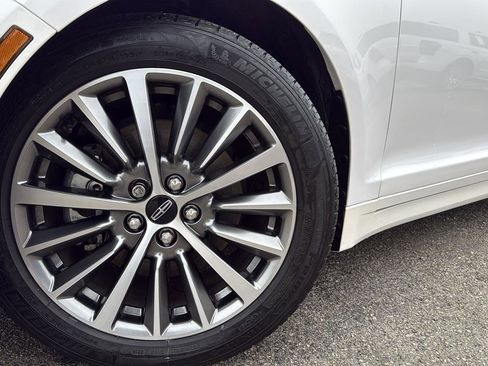 Used 2020 Lincoln MKZ w/ Convenience Package image 7