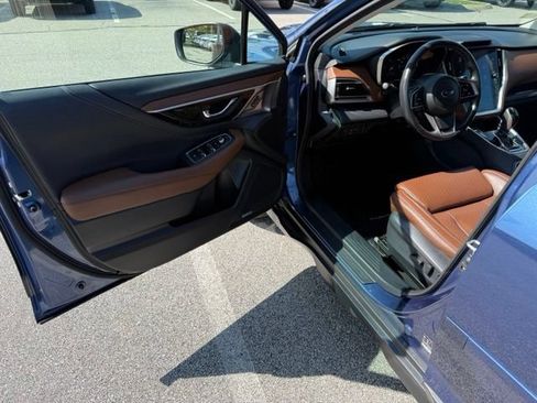 Used 2020 Subaru Outback Touring AWD/4WD image 15