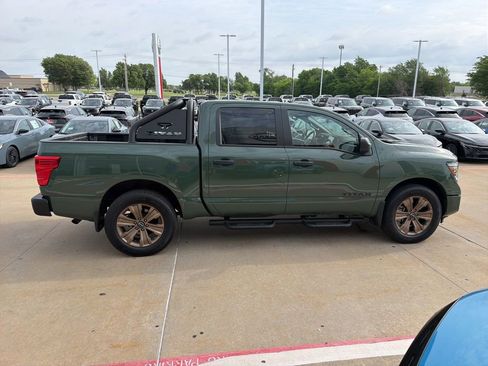 Used 2024 Nissan Titan SV w/ SV Bronze Edition Package RWD image 6
