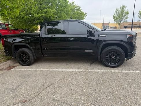 Used 2024 GMC Sierra 1500 Elevation AWD/4WD image 1