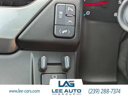 Used 2018 Chevrolet Tahoe Premier RWD image 24