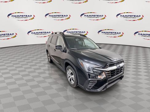 Used 2023 Subaru Ascent Premium image 2