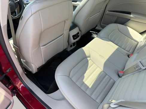 Used 2018 Ford Fusion SE w/ Fusion SE Technology Package FWD image 33