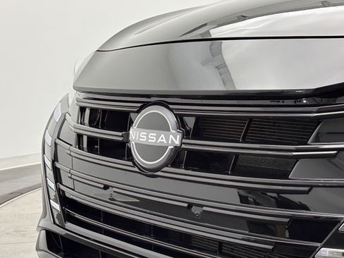 Used 2025 Nissan Versa SV FWD image 8