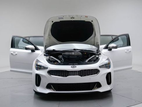 Used 2020 Kia Stinger GT1 RWD image 16