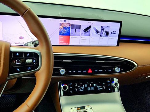 Used 2026 Genesis GV70 2.5T Advanced image 17