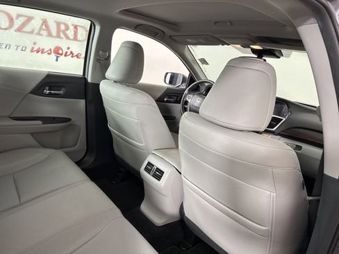 Used 2015 Honda Accord EX-L image 19