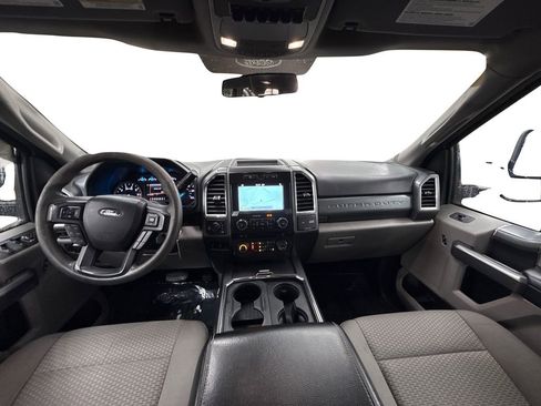 Used 2017 Ford F250 XLT w/ XLT Premium Package image 16