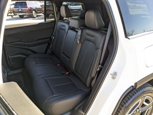 New 2026 Jeep Cherokee Laredo image 40