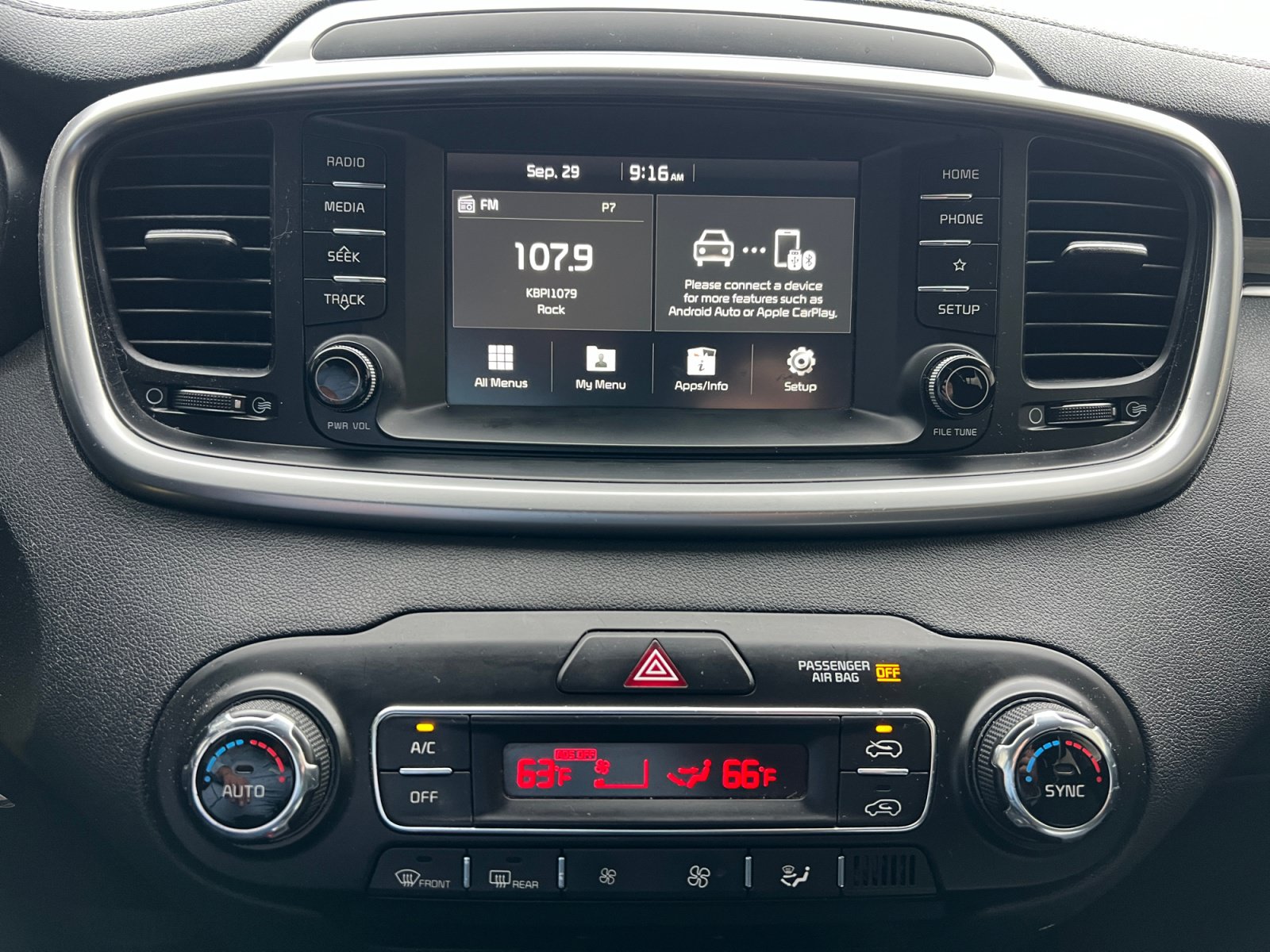 Used 2019 Kia Sorento AWD V6 image 12