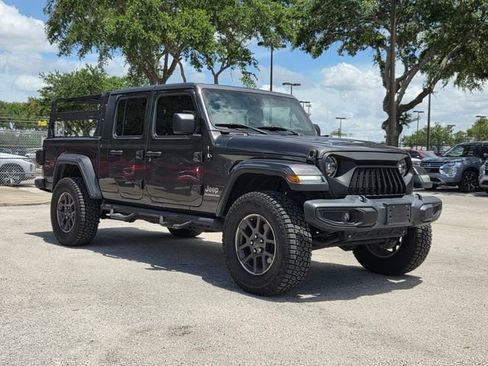 Used 2020 Jeep Gladiator Overland AWD/4WD image 6