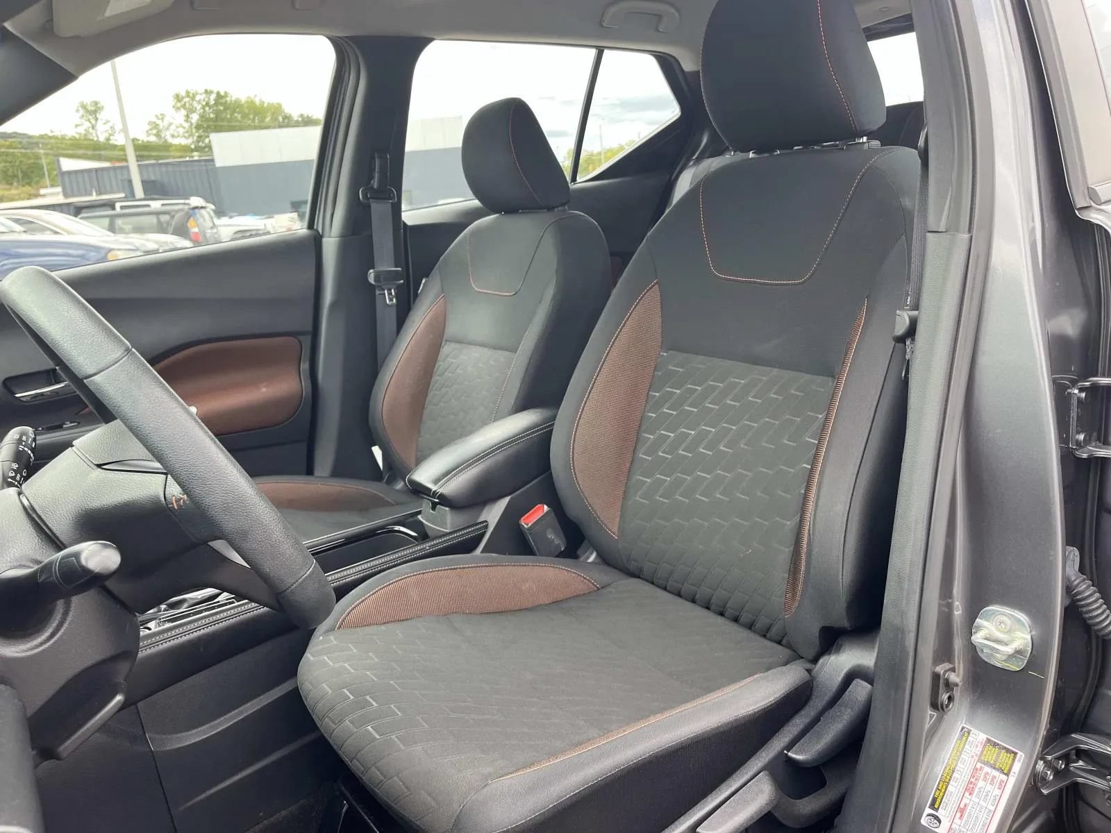 Used 2023 Nissan Kicks SR w/ Exterior Package FWD image 28