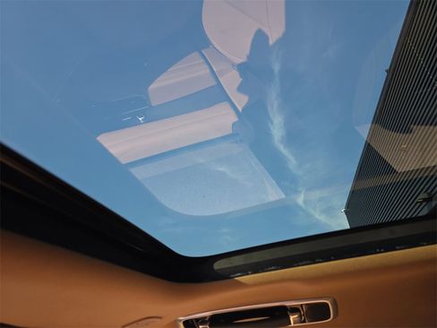 Used 2025 Land Rover Range Rover SE image 35