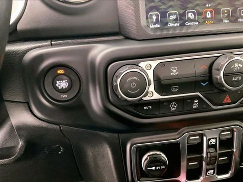 Used 2021 Jeep Wrangler Unlimited Sahara image 31