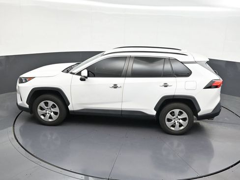 Used 2020 Toyota RAV4 LE FWD image 16