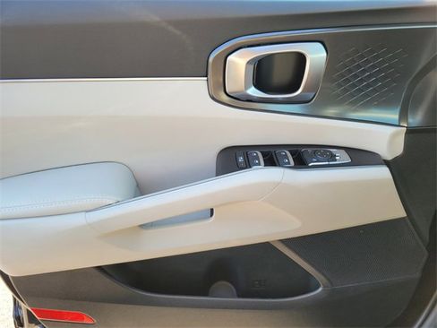 New 2025 Kia Sorento S w/ Panoramic Sunroof Package image 12