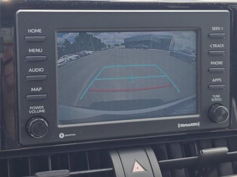 Used 2020 Toyota RAV4 XLE FWD image 4