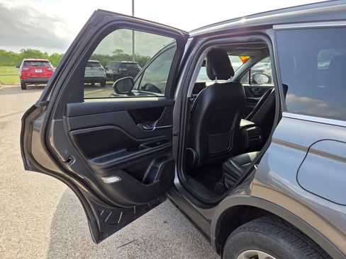 Used 2022 Lincoln Corsair FWD w/ Premium Package image 14