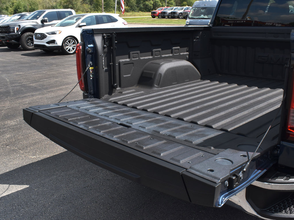 Used 2023 GMC Sierra 1500 SLT w/ SLT Convenience Package AWD/4WD image 30