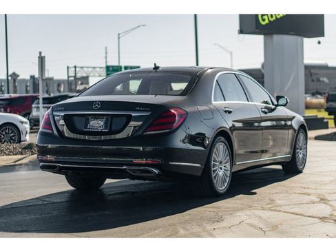 Used 2018 Mercedes-Benz S 560 4MATIC Sedan image 4