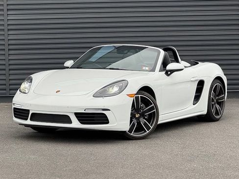 Used 2024 Porsche 718 Boxster RWD image 1