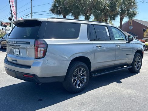 Used 2023 Chevrolet Suburban Z71 w/ Luxury Package AWD/4WD image 3